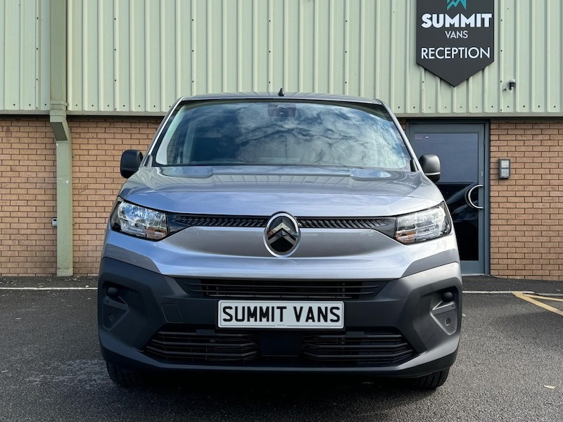 Lease a new van with Summit Vans