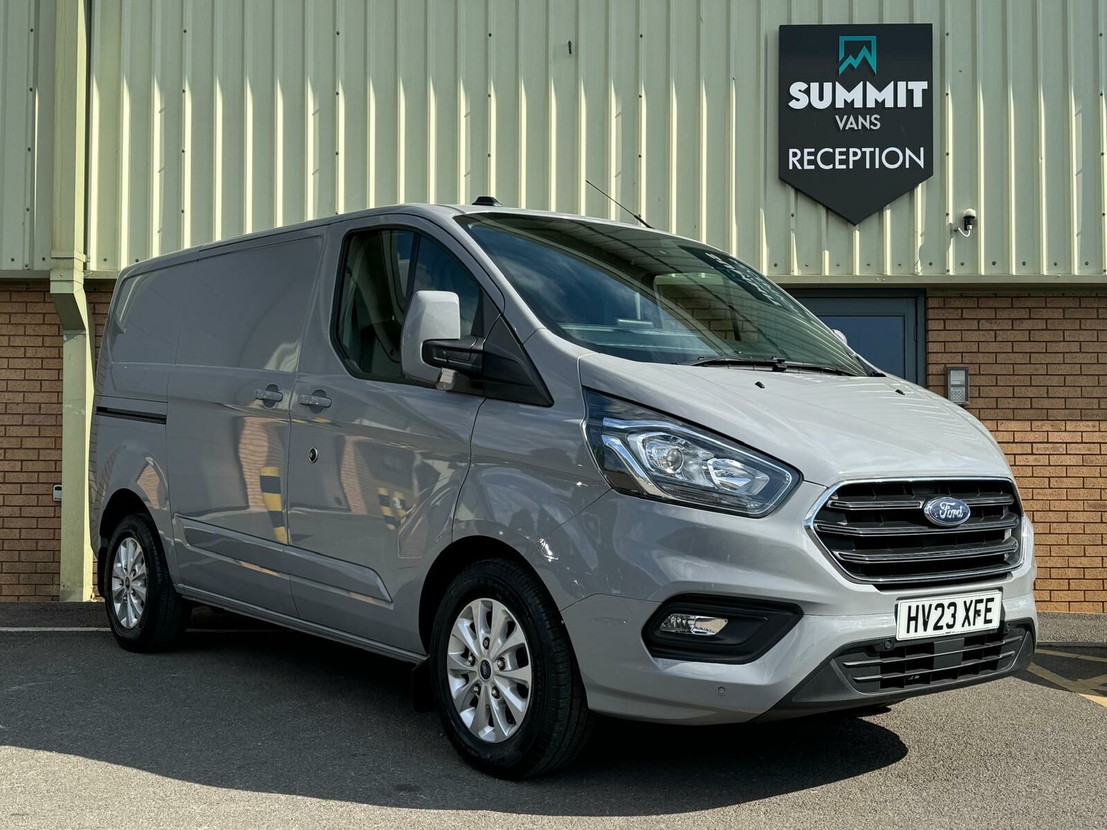 Van Types - Ford Transit Custom Panel Van. Summit Vans, Hull. 